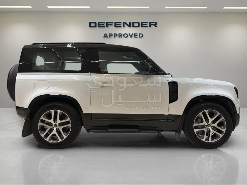 2025 لاند روفر ديفيندر 90