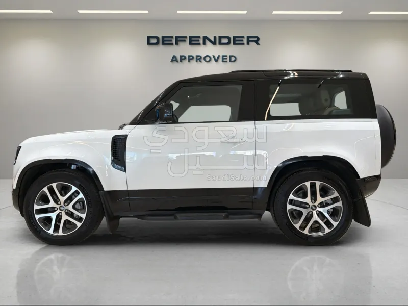2025 لاند روفر ديفيندر 90