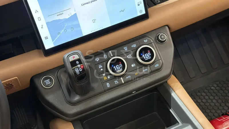 2025 لاند روفر ديفيندر 90