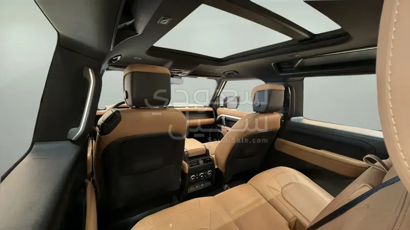 2025 لاند روفر ديفيندر 90