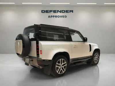 2025 لاند روفر ديفيندر 90