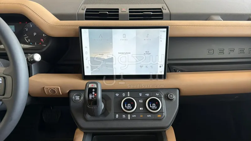 2025 لاند روفر ديفيندر 90