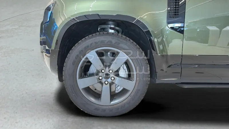 2026 لاند روفر ديفيندر اكس 110