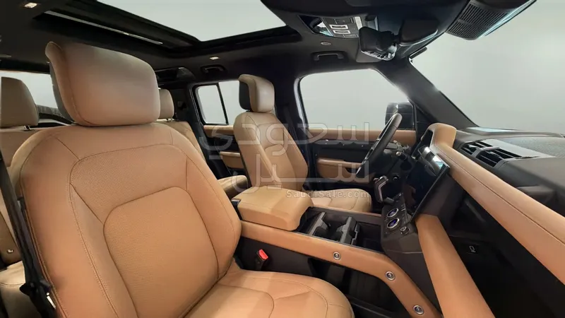 2026 لاند روفر ديفيندر اكس 110