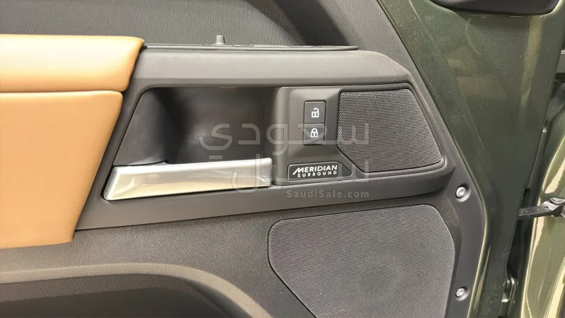 2026 لاند روفر ديفيندر اكس 110