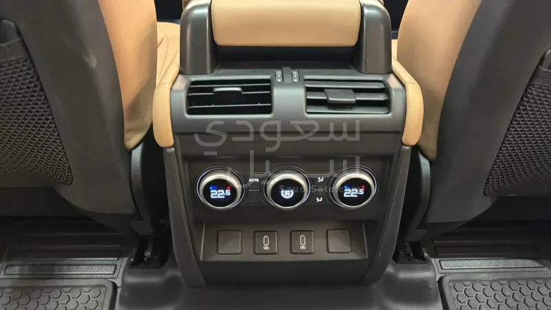 2026 لاند روفر ديفيندر اكس 110