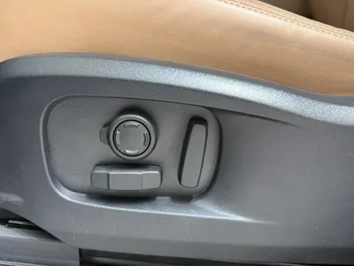 2026 لاند روفر ديفيندر اكس 110