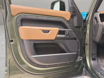 2026 لاند روفر ديفيندر اكس 110