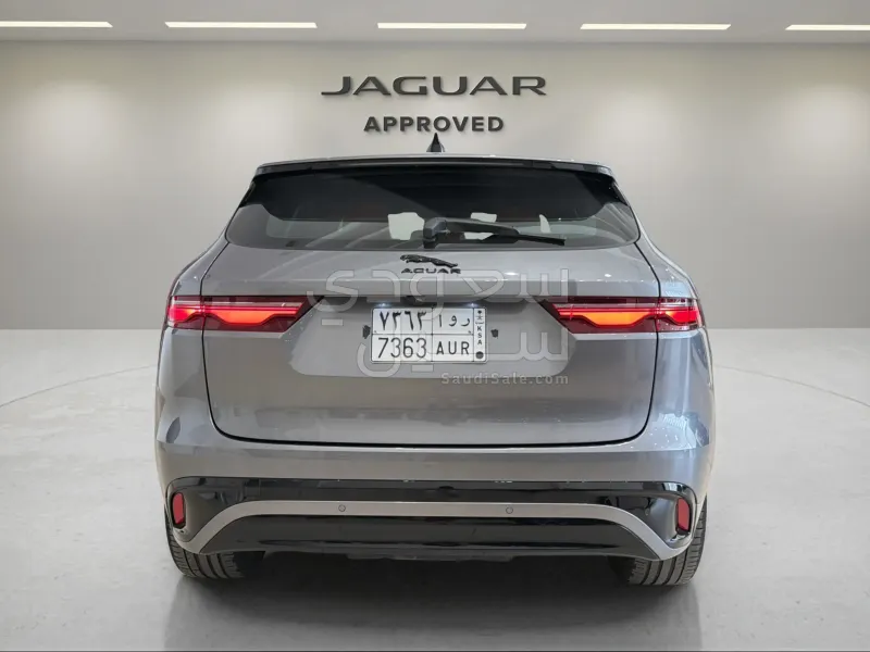 2024 جاكوار اف-بيس ار دايناميك