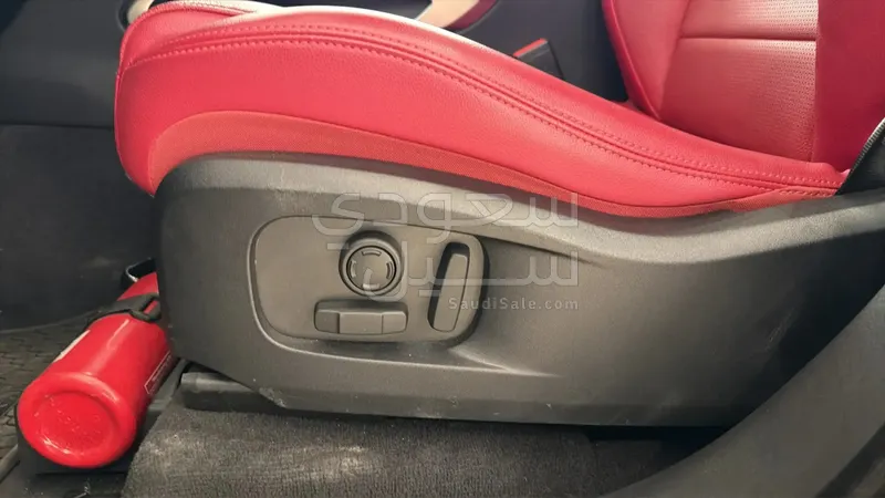 2024 جاكوار اف-بيس ار دايناميك