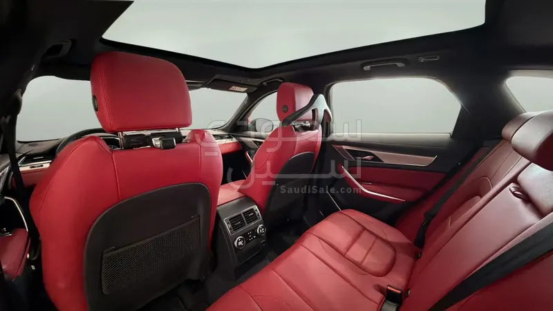 2024 جاكوار اف-بيس ار دايناميك