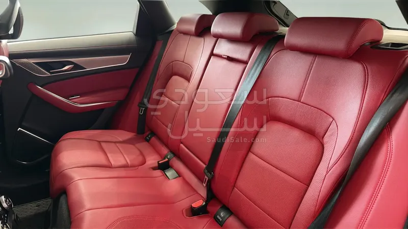 2024 جاكوار اف-بيس ار دايناميك