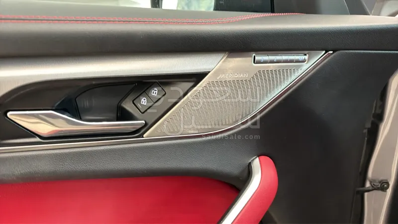 2024 جاكوار اف-بيس ار دايناميك