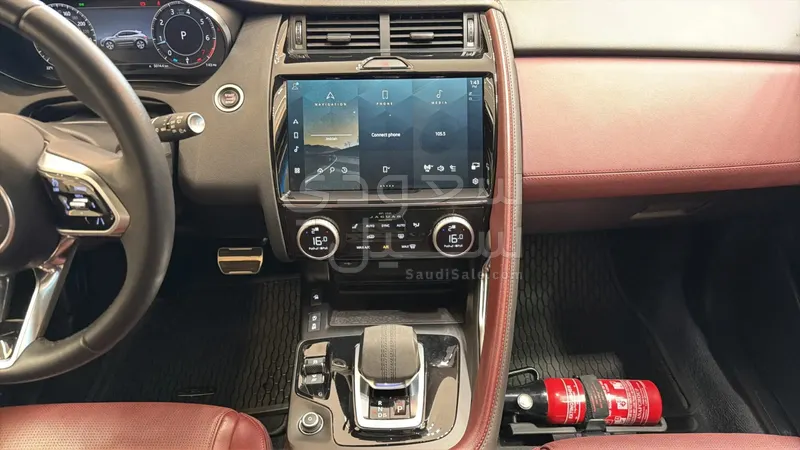 2024 جاكوار اي-بيس