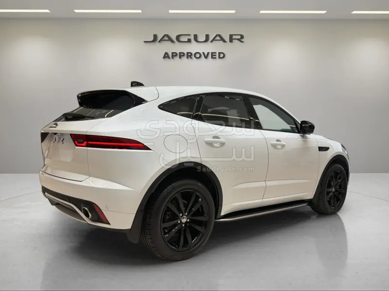 2024 جاكوار اي-بيس