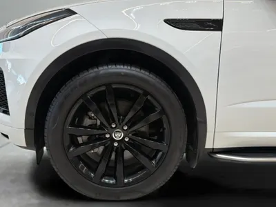 2024 جاكوار اي-بيس