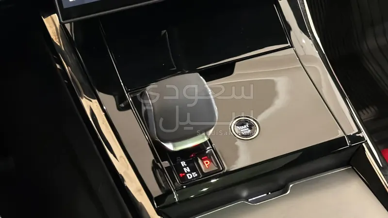 2025 لاند روفر رينج روفر سبورت اس اي