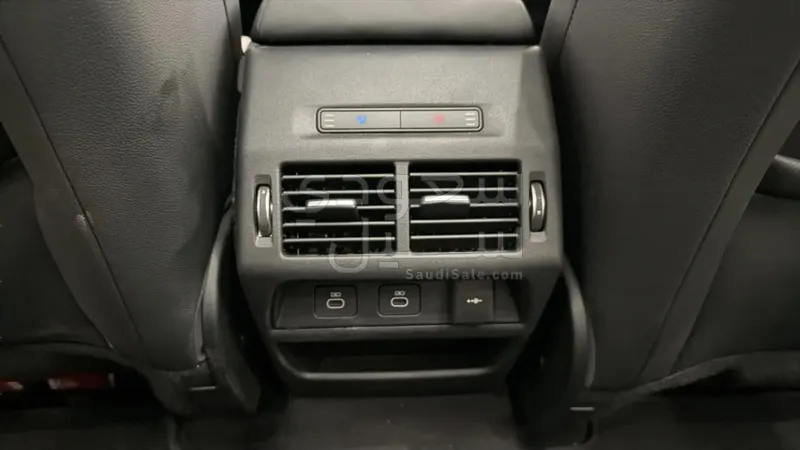 2025 لاند روفر ديسكفري سبورت