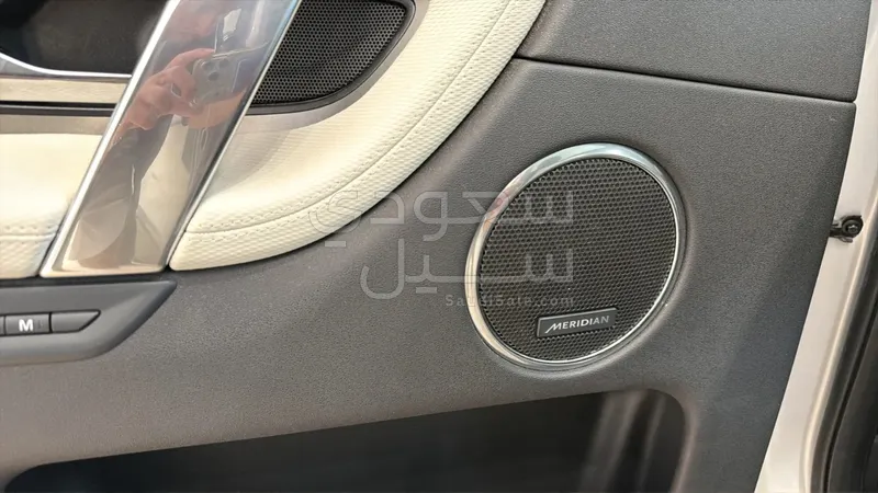 2025 لاند روفر ديسكفري سبورت