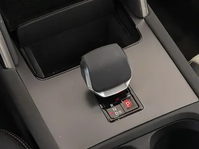 2025 لاند روفر ديسكفري سبورت