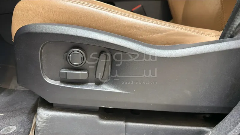 2025 لاند روفر ديفيندر اكس 110