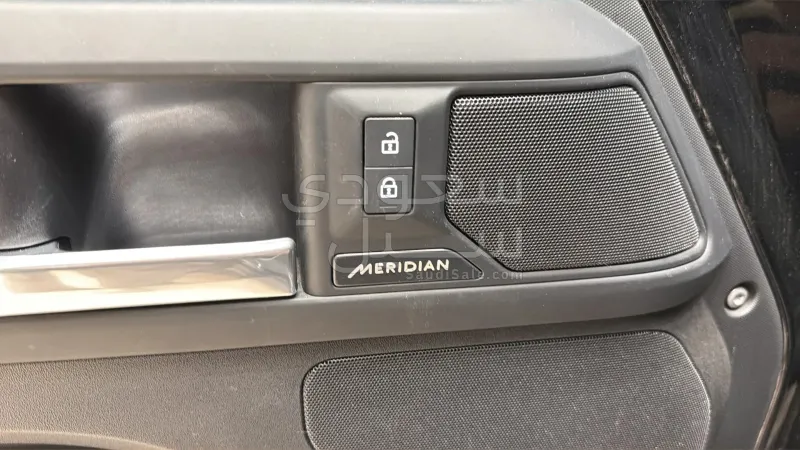 2025 لاند روفر ديفيندر اكس 110