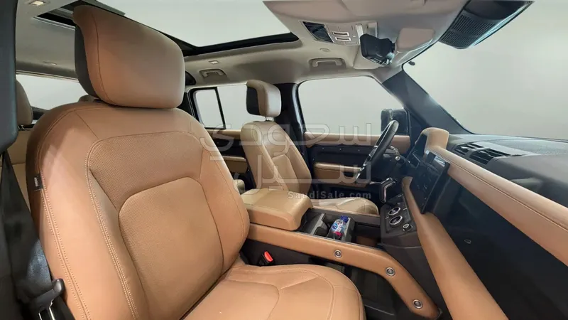 2025 لاند روفر ديفيندر اكس 110