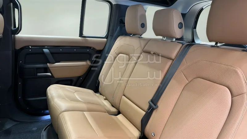 2025 لاند روفر ديفيندر اكس 110