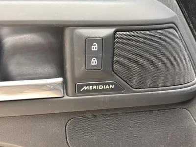 2025 لاند روفر ديفيندر اكس 110