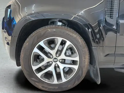 2025 لاند روفر ديفيندر اكس 110