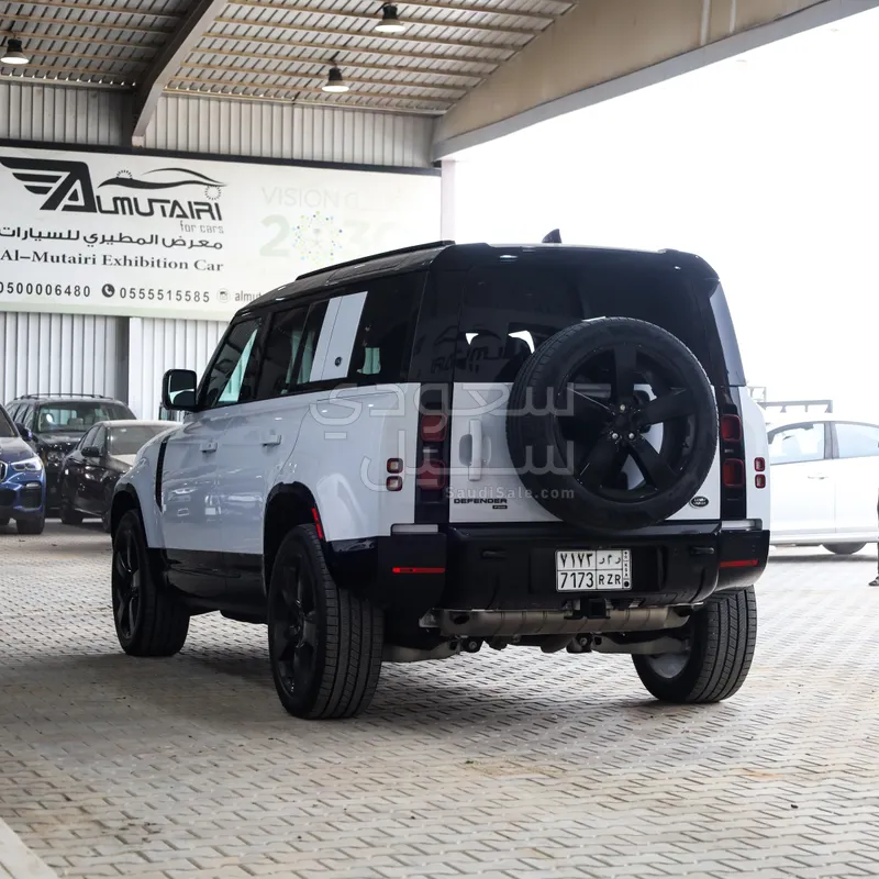 2022 لاند روفر ديفيندر اس اي