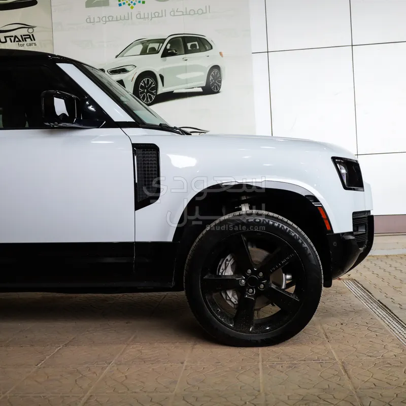 2022 لاند روفر ديفيندر اس اي