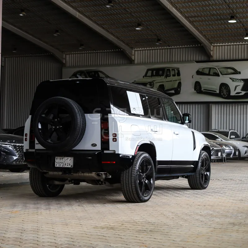 2022 لاند روفر ديفيندر اس اي