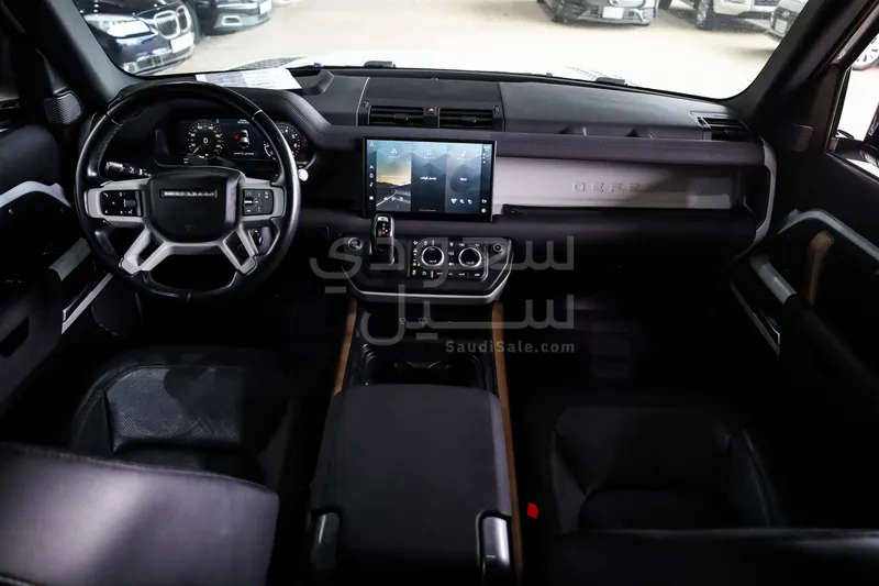 2022 لاند روفر ديفيندر اس اي