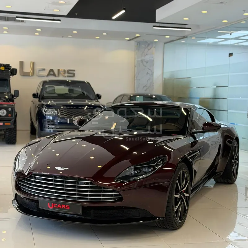 2020 استون مارتن دي بي 11