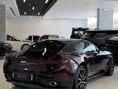 2020 استون مارتن دي بي 11