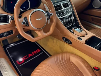 2020 استون مارتن دي بي 11