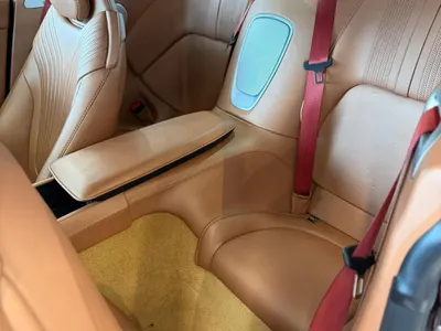 2020 استون مارتن دي بي 11