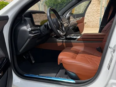 2025 بي ام دبليو الفئة السابعة 735أي