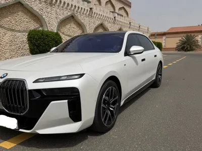 2025 بي ام دبليو الفئة السابعة 735أي