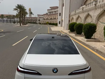 2025 بي ام دبليو الفئة السابعة 735أي