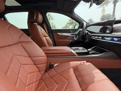 2025 بي ام دبليو الفئة السابعة 735أي