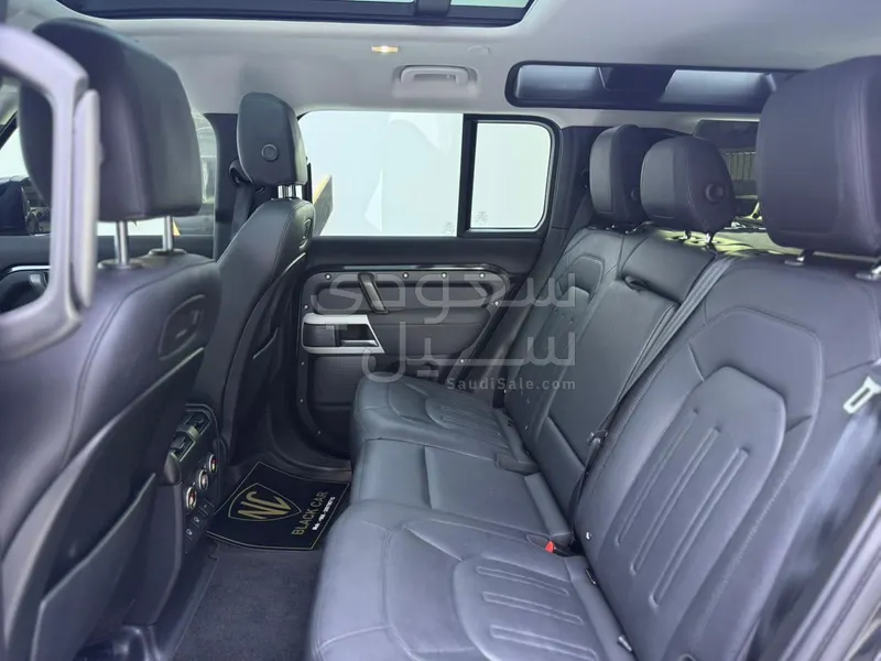 2022 لاند روفر ديفيندر اس