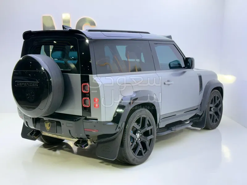 2022 لاند روفر ديفيندر اتش اس اي