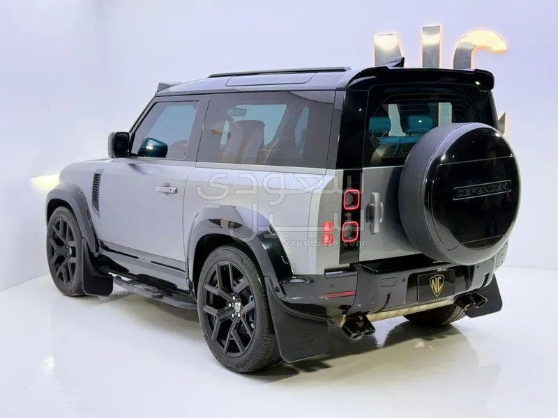 2022 لاند روفر ديفيندر اتش اس اي