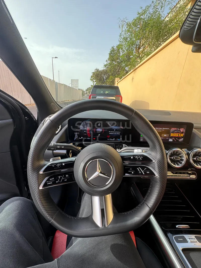 2025 مرسيدس - بنز جي إل أي 200