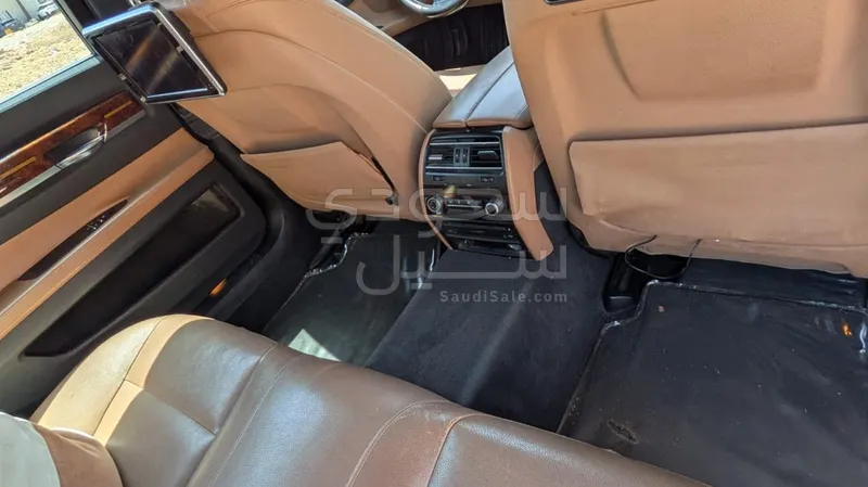 2015 بي ام دبليو الفئة السابعة 730 إل أي