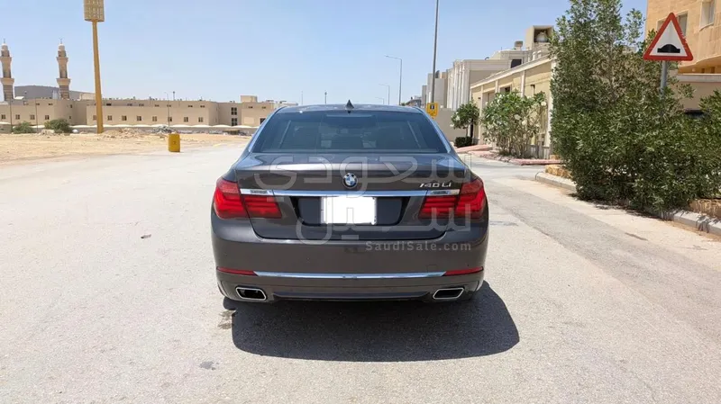 2015 بي ام دبليو الفئة السابعة 730 إل أي