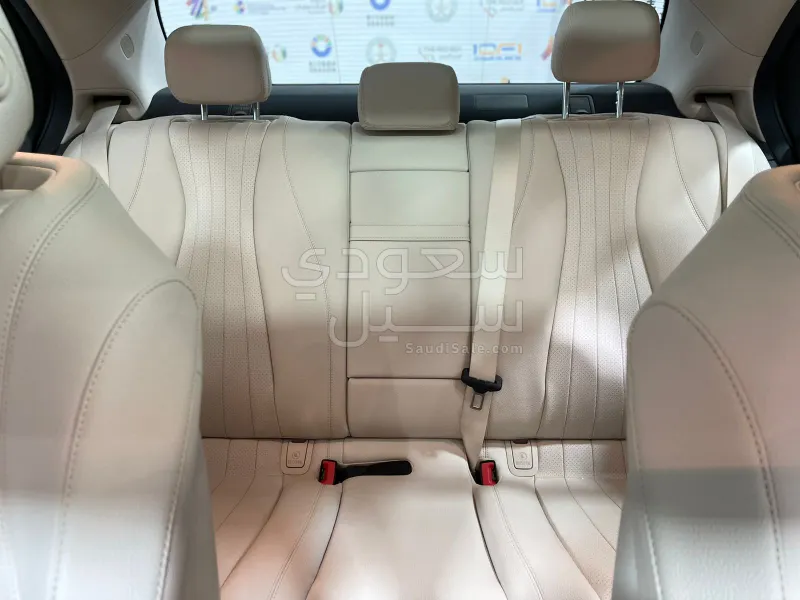 2021 مرسيدس - بنز إي 200