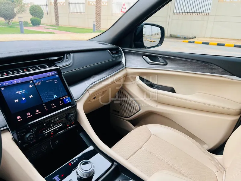 2023 جييب جراند شيروكي ليميتد